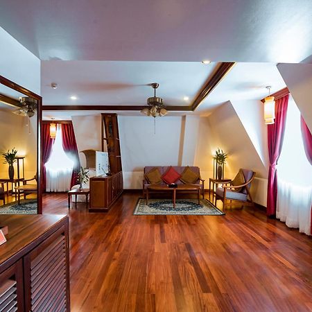 The Suite By Royal Crown Hotel Сиемрип Экстерьер фото