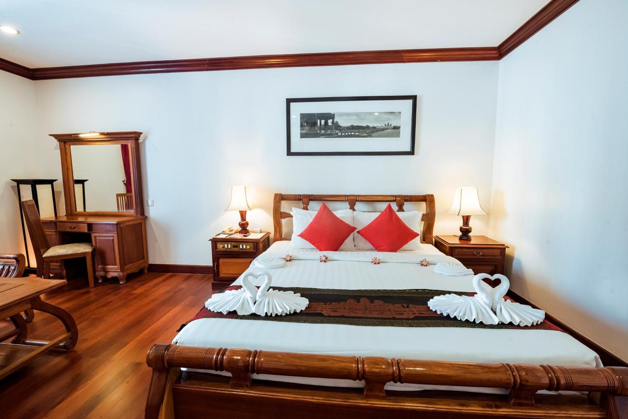 The Suite By Royal Crown Hotel Сиемрип Экстерьер фото