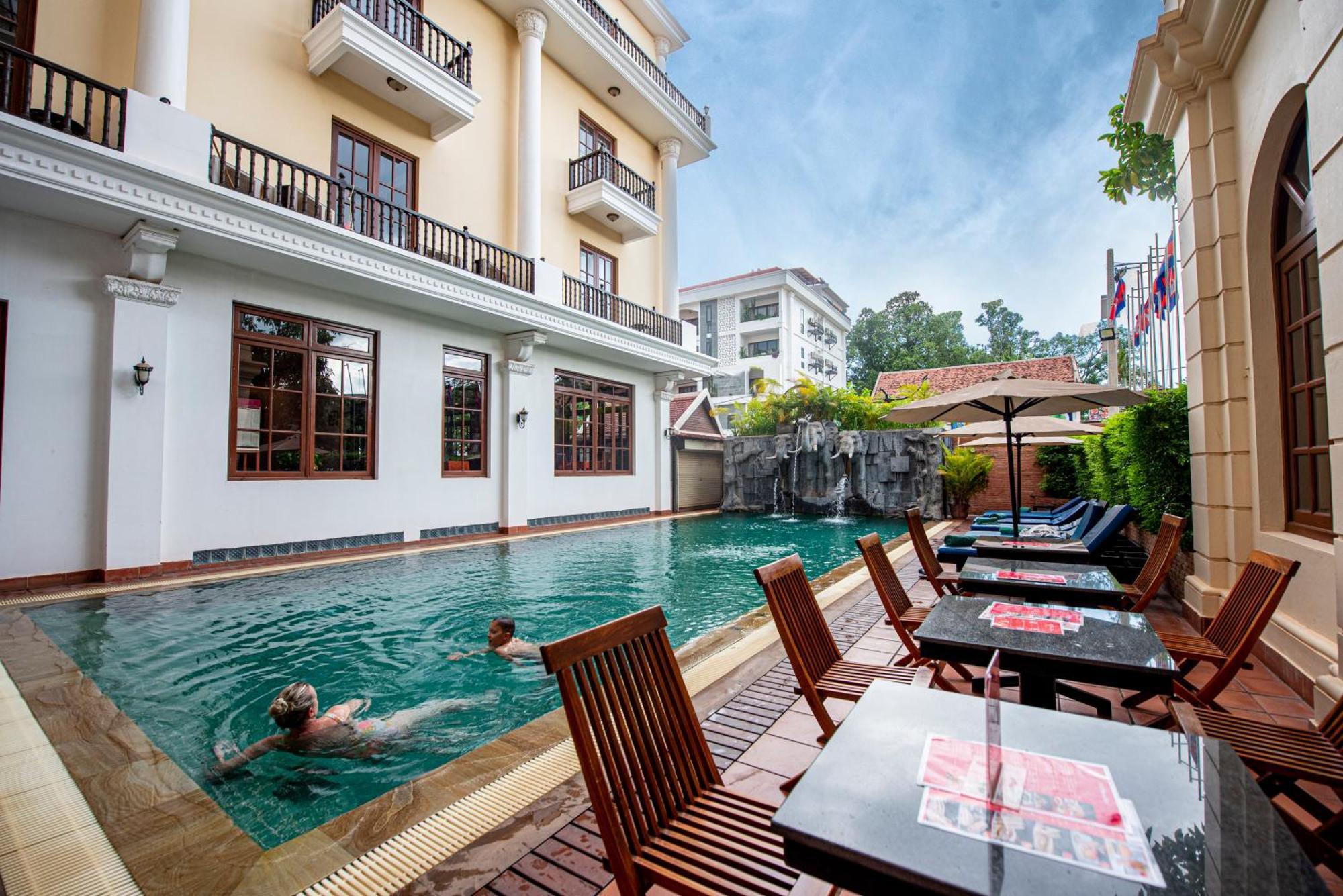 The Suite By Royal Crown Hotel Сиемрип Экстерьер фото