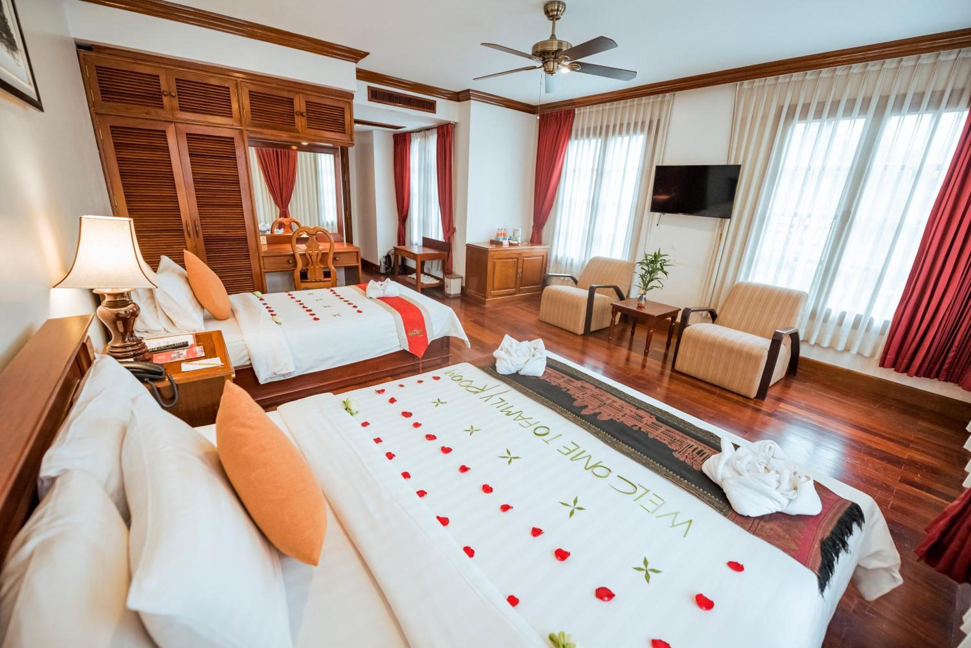 The Suite By Royal Crown Hotel Сиемрип Экстерьер фото